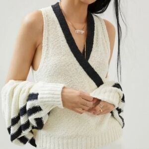Anthropologie Maeve Cream Black Wrap Style Knit Sweater Vest Women's Size Small